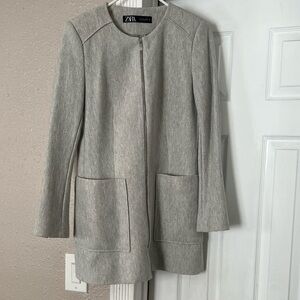 Zara Light Gray Women's Jacket! Worn only 1/2 times only! Super cute and stylish